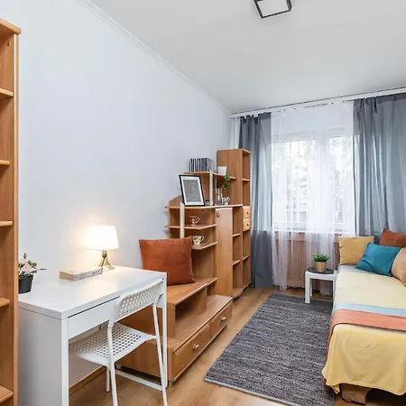 Room, Pirenejska 20 Cozy Rooms Warsaw Exterior photo