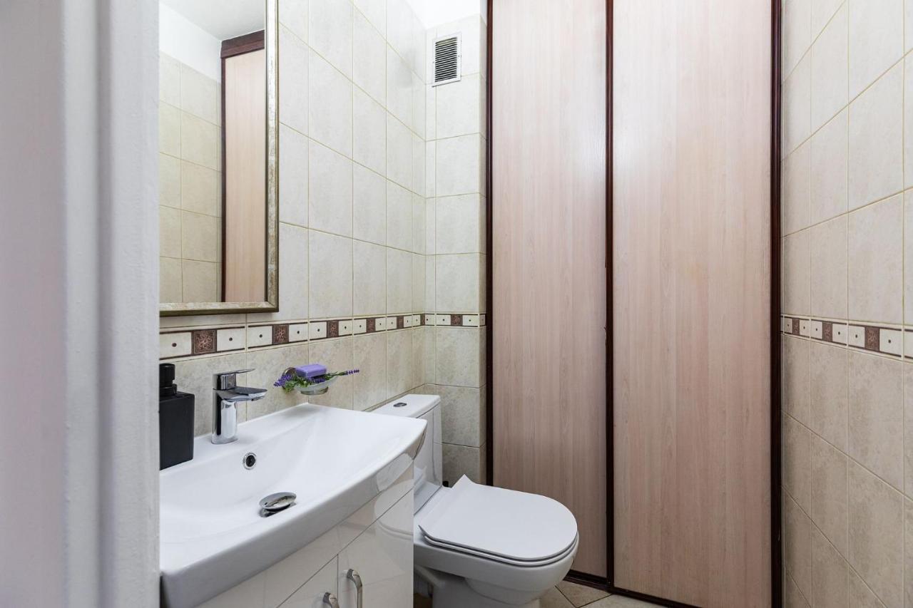 Room, Pirenejska 20 Cozy Varsovia