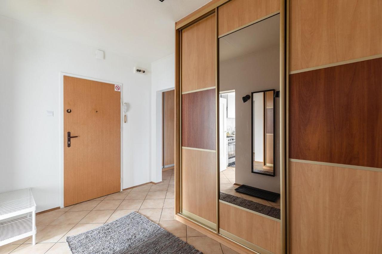 Apartament Room, Pirenejska 20 Cozy Warszawa
